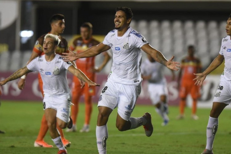 https://radiomodaorioverde.com.br/uploads/news/Libertadores: Santos vence e mantém liderança no grupo