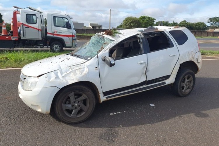 https://radiomodaorioverde.com.br/uploads/news/Carro capota e deixa feridos na BR-153 em Bady Bassitt - SP