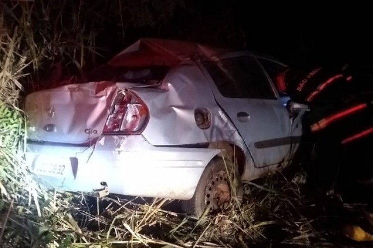 https://radiomodaorioverde.com.br/uploads/news/Carro capota e mulher morre após ser arremessada do veículo em rodovia de Olímpia