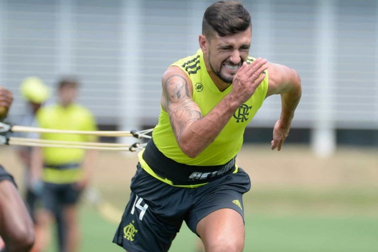 https://radiomodaorioverde.com.br/uploads/news/Arrascaeta treina, mas Rafinha fica fora e deve desfalcar o Flamengo