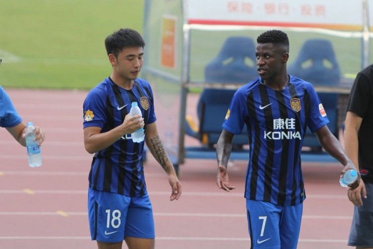 https://radiomodaorioverde.com.br/uploads/news/Ramires acerta rescisão com o Jiangsu Suning e está livre para buscar outro clube