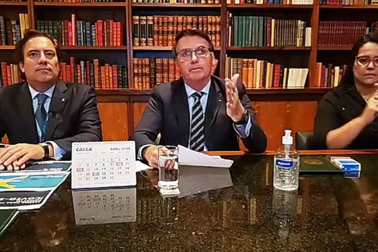 https://radiomodaorioverde.com.br/uploads/news/Bolsonaro espera retomada de atividades no país em até quatro meses
