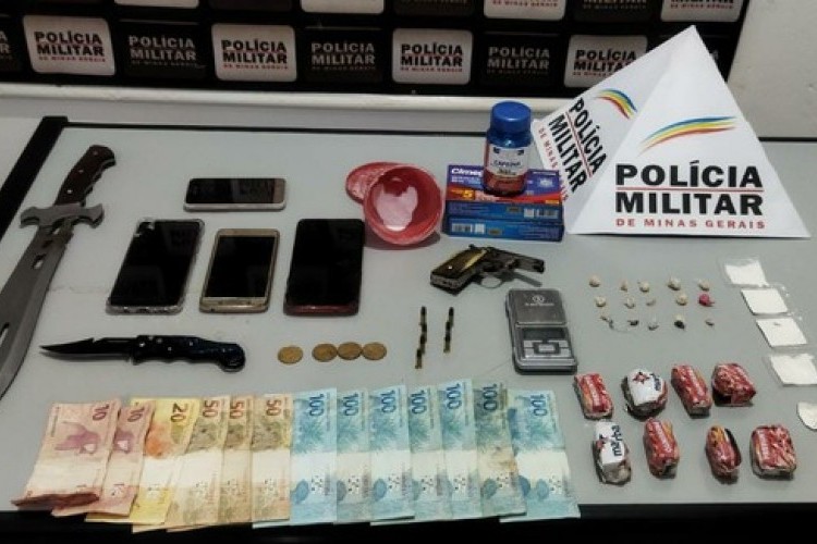 https://radiomodaorioverde.com.br/uploads/news/Trio é preso com maconha, cocaína e crack dentro de carro em Santa Juliana