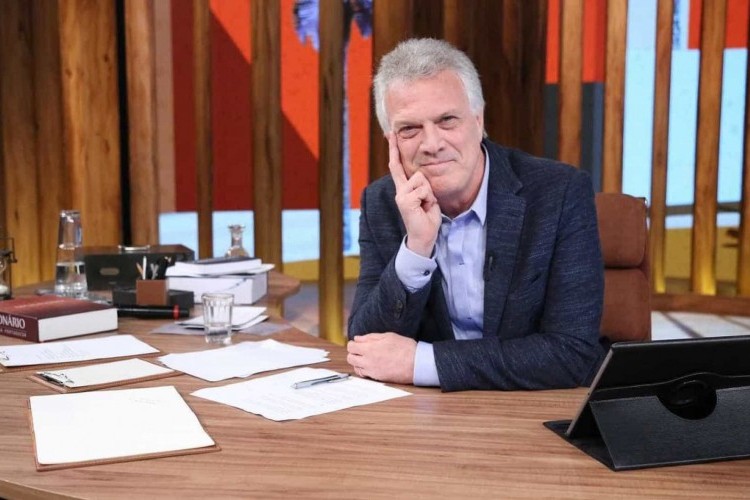 https://radiomodaorioverde.com.br/uploads/news/Pedro Bial é detonado após criticar 'Democracia em Vertigem'