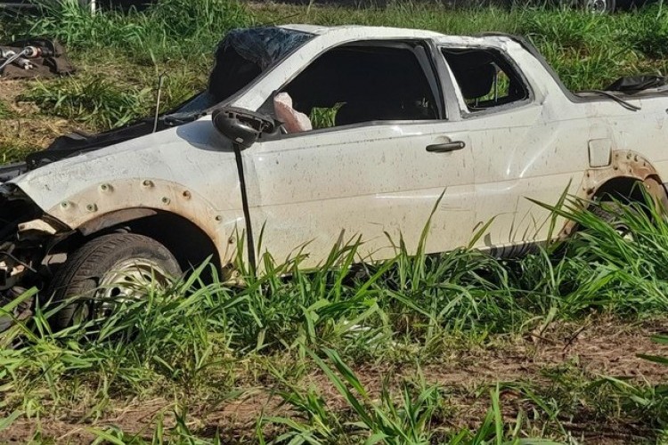 https://radiomodaorioverde.com.br/uploads/news/Homem morre após carro capotar na BR-153 em Bady Bassitt