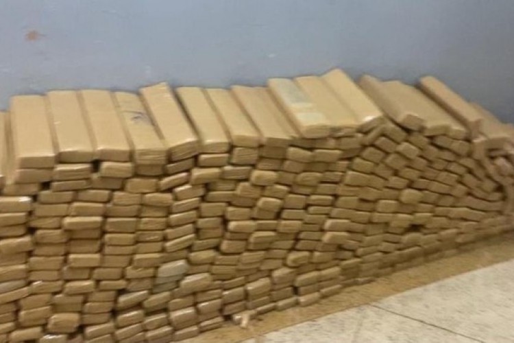 https://radiomodaorioverde.com.br/uploads/news/Polícia recebe denúncia e encontra mais de 300 tabletes de maconha em residência de Mirassol - SP