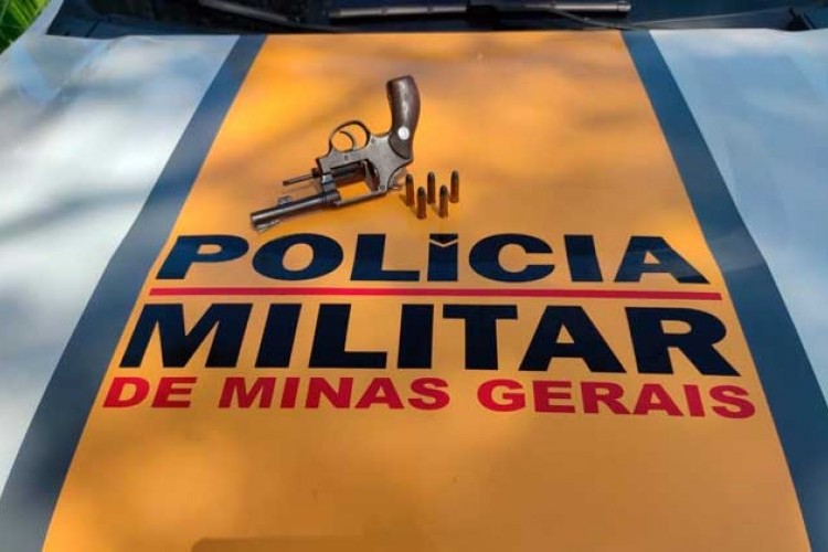 https://radiomodaorioverde.com.br/uploads/news/Iturama: Homem é preso por porte ilegal de arma de fogo durante operação na MG 255